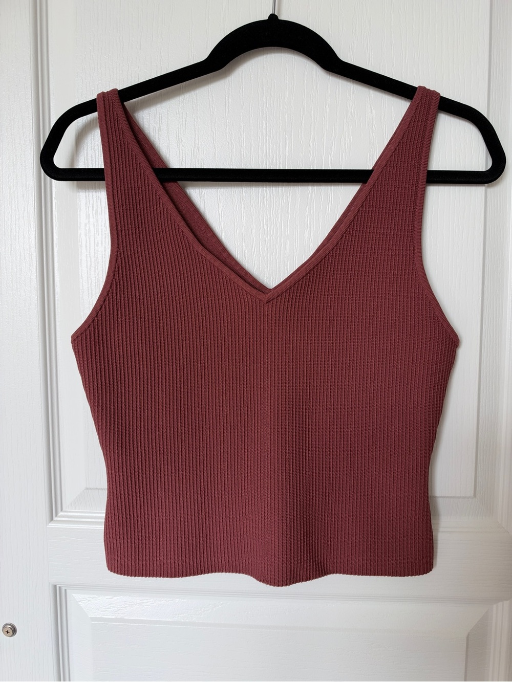 Babaton Sculpt Knit V-Neck Tank Top in Dusty Rose